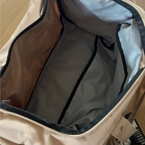 Adidas Defender 5 Small Duffel/Gym Bag - Picture 7 of 10